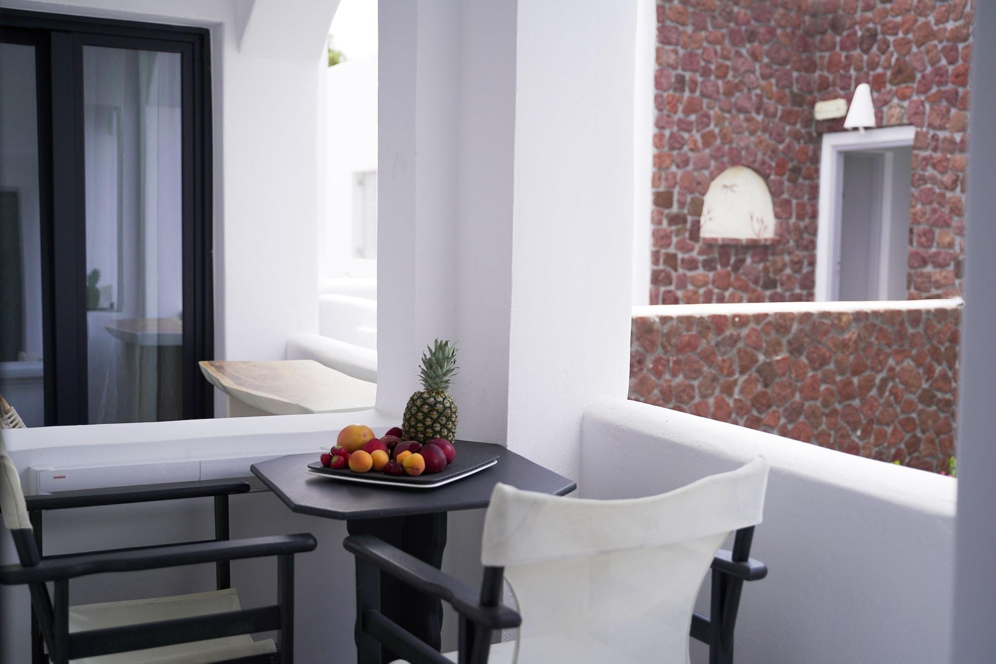 King'S Suites Kamári Kültér fotó