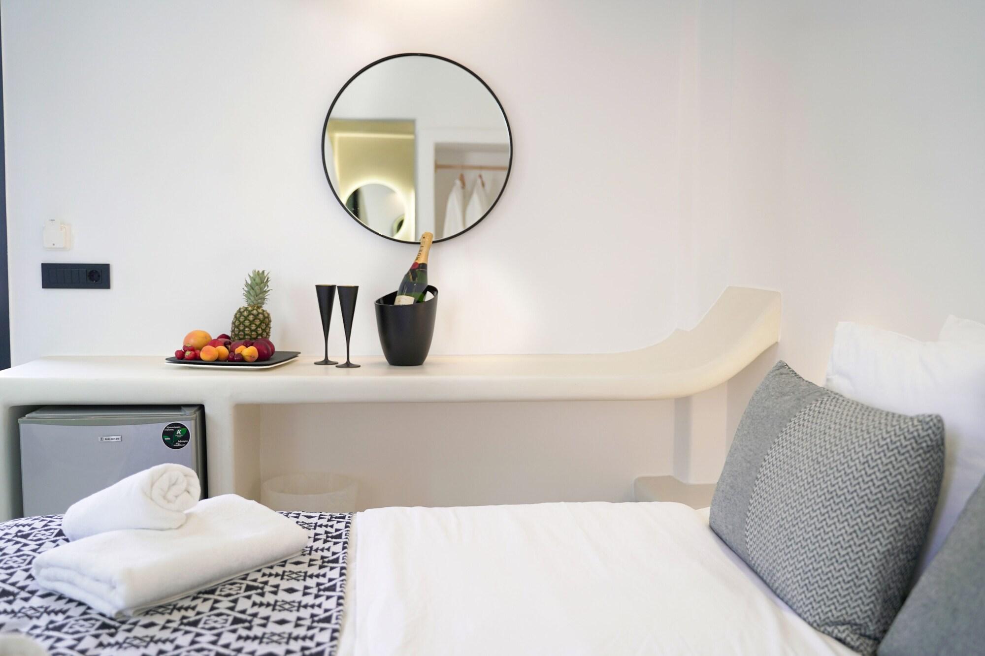 King'S Suites Kamári Kültér fotó